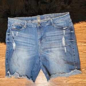 True Craft Distressed Jean Shorts Women's Plus Size 24WR (Womens Regular)